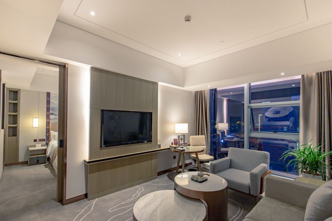 200g16000000zffl215A9_W_1080_808_R5_D